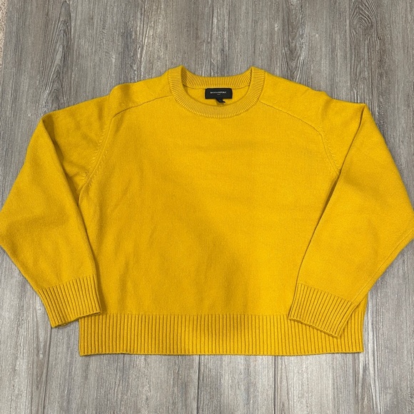 Banana Republic Mustard Crewneck Sweater for Men - Picture 1 of 3